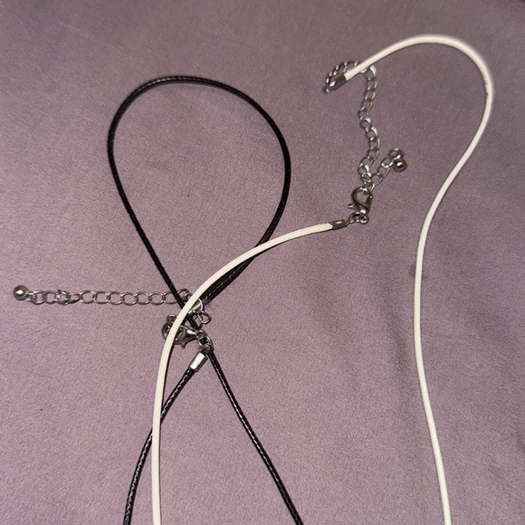 Yin Yang Best Friend Necklace Set - Picture 2 of 3